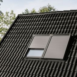 NEU: VELUX Elektro-Rollladen SML 0100K 4