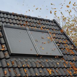 NEU: VELUX Elektro-Rollladen SML 0100K 5