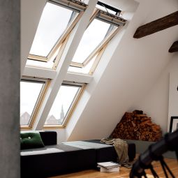 VELUX INTEGRA Schwingflügelfenster GGL 306630 Solarfenster Holz/Kiefer klar lackiert Thermo 2 Aluminium 3-fach Niedrig-Energie-Verglasung, inkl. Funk-Wandschalter
