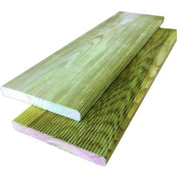 T&J Terrassendielen / Konstruktionsholz einseitig geriffelt Terrassendielen aus kesseldruckimprägnierter Kiefer/Fichte, 200 oder 300 cm lang, gehobelt, gefast, fein geriffelt bzw. genutet – ideal für den Außenbereich