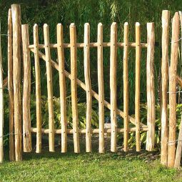 NOOR Staketenzauntor aus Berg-Haselnuss 0,90x1 m Einflügeliges Holztor mit verzapftem Rahmen, geschälten Haselnuss-Staketen & schwarzen Beschlägen