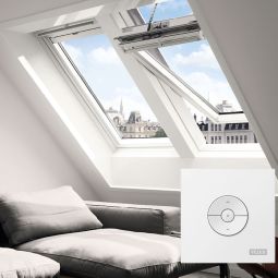 VELUX INTEGRA Schwingflügelfenster GGL 206630 Solarfenster Holz/Kiefer weiß lackiert Thermo 2 Aluminium 3-fach Niedrig-Energie-Verglasung, inkl. Funk-Wandschalter