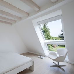 VELUX Dachfenster Lichtlösung GGU GIU LICHTBAND Kunststoff weiß ENERGIE PLUS Schwingfenster Ein Dachfenster-Set bestehend aus: Schwingfenster 3-fach-Verglasung, Zusatzelement, Eindeckrahmen, Verlängerungsteil