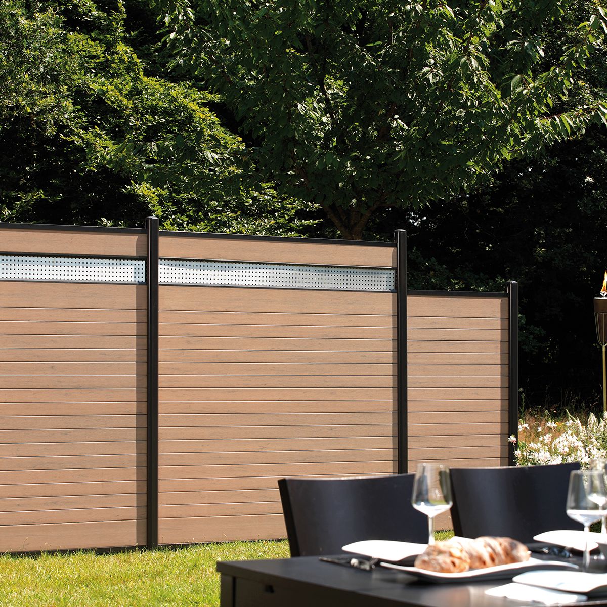TraumGarten Sichtschutzzaun SYSTEM WPC CLASSIC ZaunfeldSet Mandel
