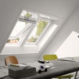 VELUX Solar Schwingfenster INTEGRA® GGL 206830 Holz weiß Alu ENERGIE Dachfenster mit Regensensor: schließt automatisch bei Regen