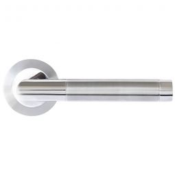 Griffwelt Türgriff-Garnitur Siena FLAT Round Edelstahl matt-poliert Türklinke Sehr flache magnetische Türrosette, hochwertiger Edelstahl