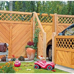 T&J Sichtschutzzaun SKAGEN mit Dekorgitter Lärche Sichtschutz Lamellenzaun SKAGEN Sichtschutzzaun aus Lärche mit Dekorgitter, 18x120 mm Profilbrettern und Edelstahlklammerung, in 5 Größen erhältlich